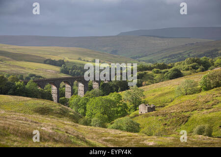 Dent Head Viadukt zwischen 1869 und 1875 erbaut gehört zu den abgelegenen Pennine Viadukte auf der Settle Carlisle Railway Yorkshire Stockfoto