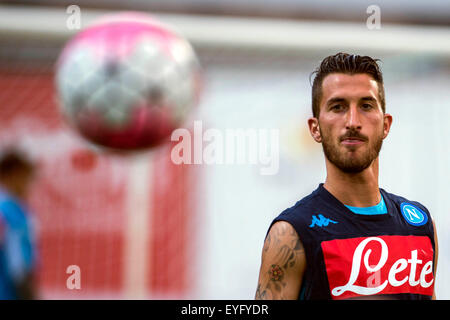 Trento, Italien. 24. Juli 2015. Mirko Valdifiori (Napoli) Fußball: Vorsaison Freundschaftsspiel zwischen Napoli 5-2 Feralpi Salo Stadium Trento in Trento, Italien. © Maurizio Borsari/AFLO/Alamy Live-Nachrichten Stockfoto