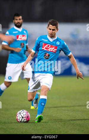 Trento, Italien. 24. Juli 2015. Jorginho (Napoli) Fußball: Vorsaison Freundschaftsspiel zwischen Napoli 5-2 Feralpi Salo Stadium Trento in Trento, Italien. © Maurizio Borsari/AFLO/Alamy Live-Nachrichten Stockfoto