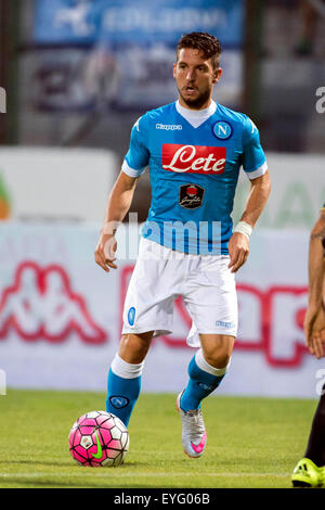 Trento, Italien. 24. Juli 2015. Dries Mertens (Napoli) Fußball: Vorsaison Freundschaftsspiel zwischen Napoli 5-2 Feralpi Salo Stadium Trento in Trento, Italien. © Maurizio Borsari/AFLO/Alamy Live-Nachrichten Stockfoto