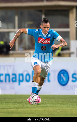 Trento, Italien. 24. Juli 2015. Marek Hamsik (Napoli) Fußball: Vorsaison Freundschaftsspiel zwischen Napoli 5-2 Feralpi Salo Stadium Trento in Trento, Italien. © Maurizio Borsari/AFLO/Alamy Live-Nachrichten Stockfoto