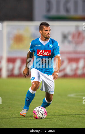 Trento, Italien. 24. Juli 2015. Christian Maggio (Napoli) Fußball: Vorsaison Freundschaftsspiel zwischen Napoli 5-2 Feralpi Salo Stadium Trento in Trento, Italien. © Maurizio Borsari/AFLO/Alamy Live-Nachrichten Stockfoto