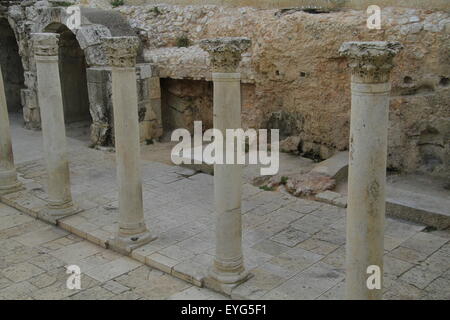 Reste der byzantinischen Cardo, erbaut von Kaiser Justinian im 6. Jahrhundert, das jüdische Viertel der Altstadt von Jerusalem Stockfoto