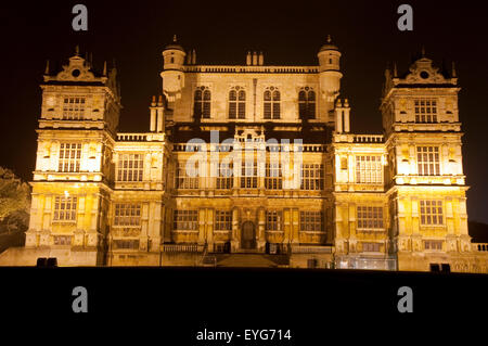 Wollaton Hall beleuchtet in der Nacht, Wollaton Nottinghamshire England UK Stockfoto