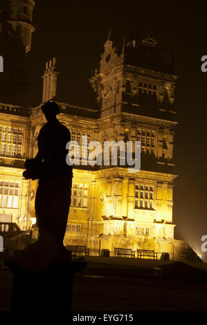 Wollaton Hall beleuchtet in der Nacht, Wollaton Nottinghamshire England UK Stockfoto