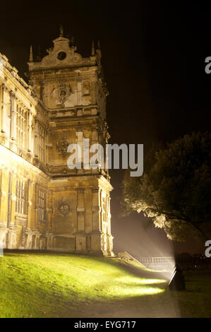 Wollaton Hall beleuchtet in der Nacht, Wollaton Nottinghamshire England UK Stockfoto