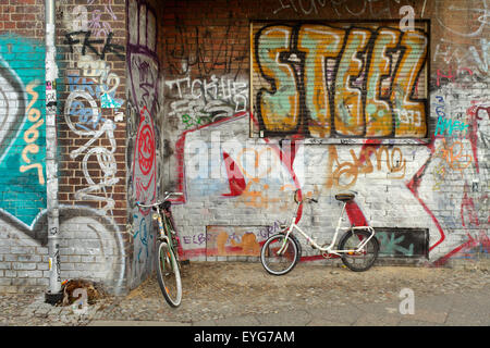 Berlin, Deutschland, Graffiti auf eine Mauer in Berlin-Friedrichshain Stockfoto