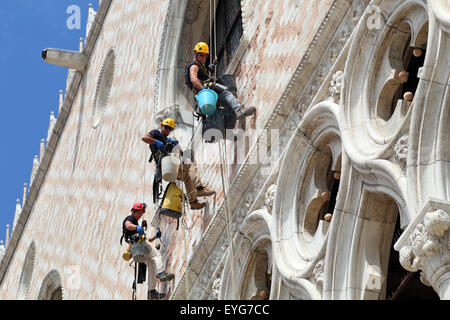 Restaurierungsarbeiten am Palazzo Ducale (Dogenpalast), Piazza San Marco, Venedig Stockfoto