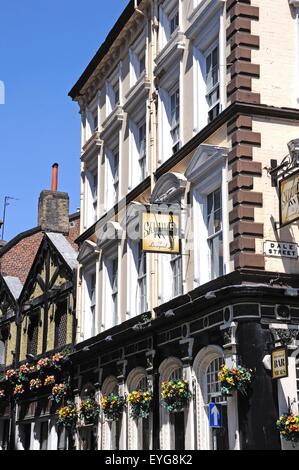 Der Sattel Inn an der Ecke des Dale-Street und Hackins Hey, Liverpool, Merseyside, England, UK, Westeuropa. Stockfoto