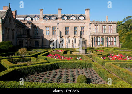 Formale Gärten in Newstead Abbey, Nottinghamshire, England UK Stockfoto