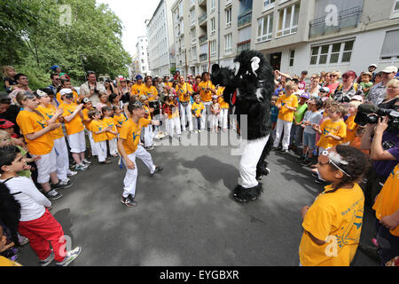 Berlin, Deutschland, Capoeira-Gruppe in den Karneval der Kulturen Stockfoto