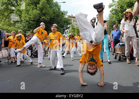 Berlin, Deutschland, Capoeira-Gruppe in den Karneval der Kulturen Stockfoto