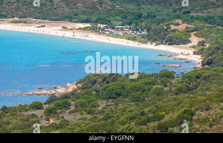 Süd-Korsika, hellen Sommer Küstenlandschaft mit Sandstrand, Vögel Vogelperspektive Stockfoto