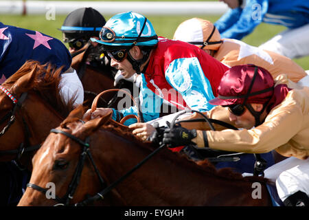 Iffezheim, Deutschland, Pferde und jockeys bei einem Galopp-Rennen in Aktion Stockfoto