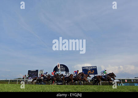 Iffezheim, Deutschland, Pferde und jockeys bei einem Galopp-Rennen in Aktion Stockfoto