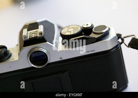 Nikon FM2 manuelle traditionellen SLR-Filmkamera und standard 50 mm-Objektiv Stockfoto