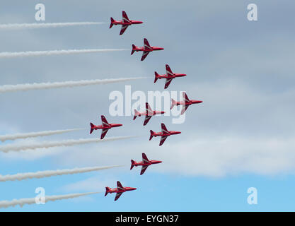 RAF rote Pfeile Display Team bei Sunderland Airshow 2015 in Bildung Stockfoto