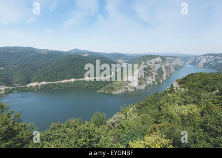 Das Eiserne Tor an der Donau. Landschaft in den Danube-Schluchten Stockfoto