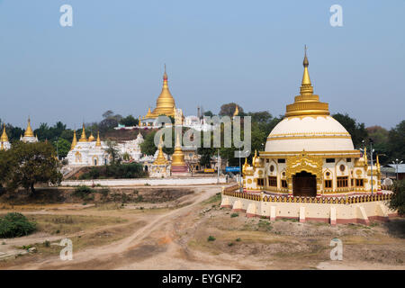 Goldene Pagode hat die beste Aussicht von Sagaing Hügel in der Nähe von The Ayeyarwaddy Fluss von Inwa-Brücke. Stockfoto