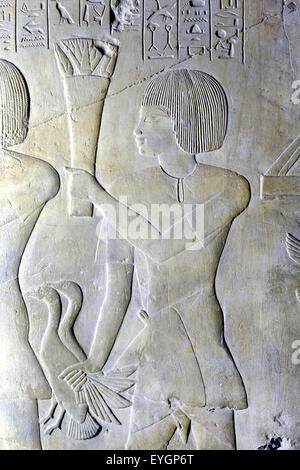 Luxor, Ägypten, Grab des Khaemhet Mahu (TT57) in den Adligen Gräbern im Asasif Nekropole: Blumen Stockfoto
