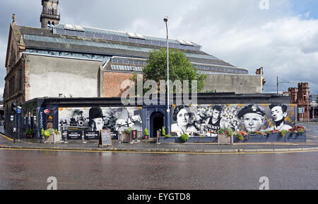 Umgebaut, The Clutha Pub und Bar an der Ecke von Stockwell Street und Clyde Street Glasgow Schottland Stockfoto