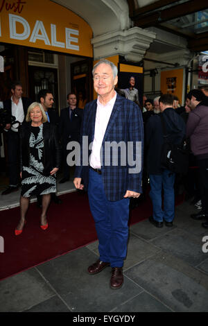 Promis kommen für nur Jim Dale Show am Londoner Varieté Theater Featuring: Nigel Planer wo: London, Vereinigtes Königreich bei: 28. Mai 2015 Stockfoto