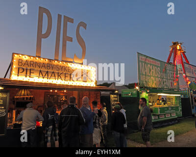 Handgefertigte Artisan Kuchen zum Verkauf an ein Festival, England, UK Stockfoto