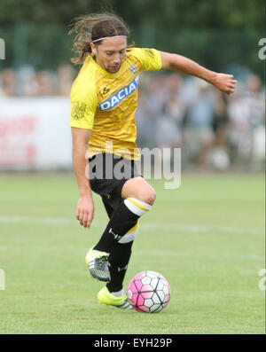 Udine, Italien. 29. Juli 2015. Udinese Mittelfeldspieler Manuel Iturra während der freundlichen Vorsaison Fußballspiels Udinese Calcio V Clodiense am 29. Juli 2015 im Bruseschi Trainingscenter in Udine, Italien. Bildnachweis: Andrea Spinelli/Alamy Live-Nachrichten Stockfoto