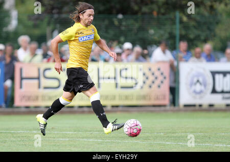 Udine, Italien. 29. Juli 2015. Udinese Mittelfeldspieler Manuel Iturra während der freundlichen Vorsaison Fußballspiels Udinese Calcio V Clodiense am 29. Juli 2015 im Bruseschi Trainingscenter in Udine, Italien. Bildnachweis: Andrea Spinelli/Alamy Live-Nachrichten Stockfoto