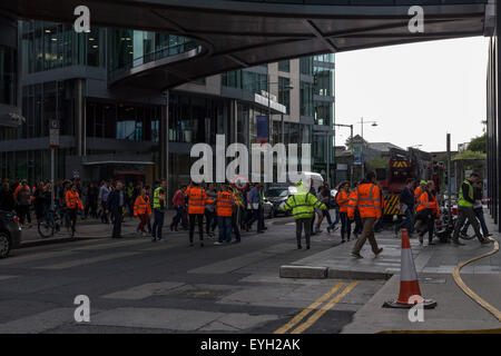 Dublin, Irland. 29. Juli 2015. Brandschutzübung im Google HQ in Barrow Street in Dublin Silicon Docks erfolgte heute Nachmittag durch Dublin Feuerwehr Incident Command Unit Scania P230 © Velar Grant/ZUMA Draht/Alamy Live News Stockfoto