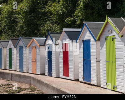 Farbenfrohe Strandhütten auf der Corbyn Head Torquay, Torbay, Devon, England Stockfoto