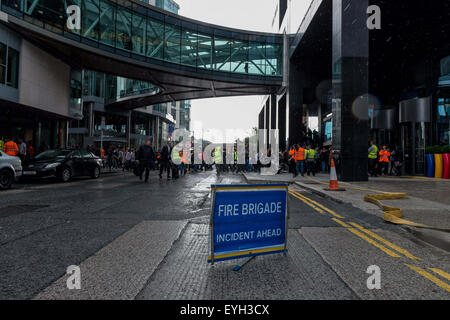 Dublin, Irland. 29. Juli 2015. Brandschutzübung im Google HQ in Barrow Street in Dublin Silicon Docks erfolgte heute Nachmittag durch Dublin Feuerwehr Incident Command Unit Scania P230 © Velar Grant/ZUMA Draht/Alamy Live News Stockfoto