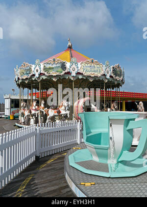 Traditionelle Unterhaltung auf der Britannia Pier bei Great Yarmouth, Norfolk, England Stockfoto