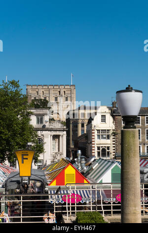 Dem freien Markt mit der Burg in der Stadt von Norwich, Norfolk, England Stockfoto