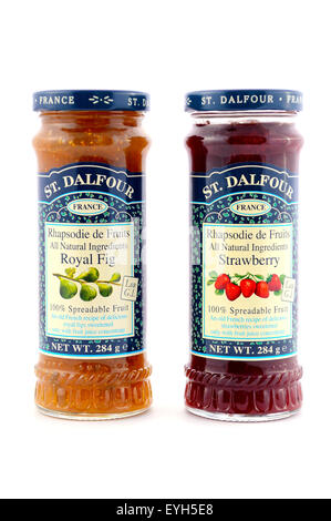 ADELAIDE, Australien - 17. Mai 2015: St Dalfour, Produkt aus Frankreich, Glas streichfähige royal Feigen und Erdbeeren Früchte konservieren. Stockfoto