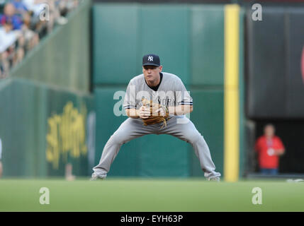 28. Juli 2015: New York Yankees dritte Baseman Chase Headley #12 bei einem MLB-Spiel zwischen den New York Yankees und die Texas Rangers am Globe Life Park in Arlington, TX New York besiegt Texas 21-5 Stockfoto