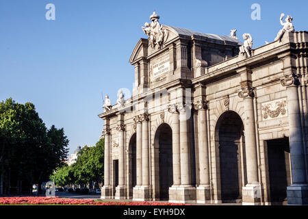 Madrid Spanien,Recoletos,Salamanca,Puerta de Alcala,Calle de Alcala,Plaza de la Independencia,Monument,Francesco Sabatini,neoklassische Architektur,Spai Stockfoto