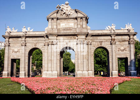 Madrid Spanien,Recoletos,Salamanca,Puerta de Alcala,Calle de Alcala,Plaza de la Independencia,Monument,Francesco Sabatini,neoklassische Architektur,Spai Stockfoto