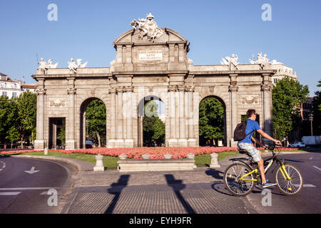 Madrid Spanien,Recoletos,Salamanca,Puerta de Alcala,Calle de Alcala,Plaza de la Independencia,Monument,Francesco Sabatini,neoklassische Architektur,Hisp Stockfoto