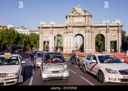 Madrid Spanien,Europa,Spanisch,Recoletos,Salamanca,Puerta de Alcala,Calle de Alcala,Plaza de la Independencia,Monument,Francesco Sabatini,neoklassizistische ar Stockfoto