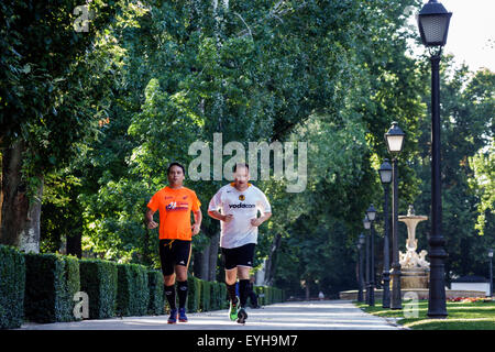 Madrid Spanien, Recoletos, Salamanca, Parque del Buen Retiro, Retiro Park, Stadtpark, hispanische Männer männlich, Freunde, Laufen, Joggen, Trainieren, Spanien150627055 Stockfoto