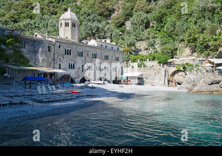 Blick auf die Abtei von San Fruttuoso, in der Nähe von Camogli Stockfoto