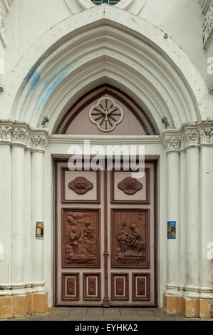 Türen von Inglesia de San Sebastian, Cuenca, Ecuador Stockfoto