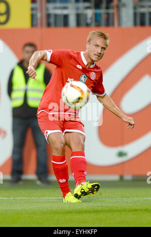 Mainz, Deutschland. 29. Juli 2015. Mainz "Pierre Bengtsson in Aktion während der Fußball Testspiel 1. FSV Mainz 05 Vs Lazio Rom in Mainz, Deutschland, 29. Juli 2015. Foto: Fredrik von Erichsen/Dpa/Alamy Live News Stockfoto