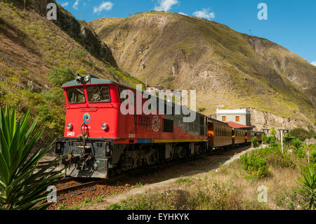 Des Teufels Nase Zug am Sibambe, in der Nähe von Riobamba in Ecuador Stockfoto