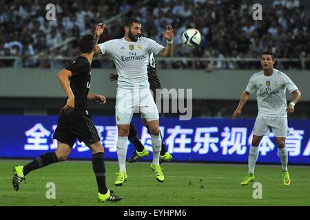 Shanghai, Volksrepublik China. 30. Juli 2015. Real Madrid nach vorne KARIM BENZEMA (C) während des Spiels zwischen Real Madrid gegen AC Milan im Shanghai-Stadion in Shanghai, China. Bildnachweis: Marcio Machado/ZUMA Draht/Alamy Live-Nachrichten Stockfoto