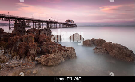 Murmelt Pier, Swansea Rettungsboot Haus auf Mumbles Pier, Swansea, Südwales. Stockfoto