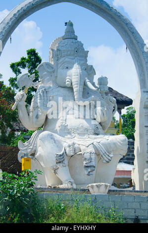 Die riesige Statue von Ganesh, ein Hindu-Gott auf der Insel Menjangan Nationalpark West Bali, Bali, Indonesien, Pazifischen Ozean Stockfoto