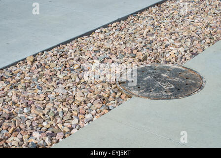 Xeriscape Landschaftsgestaltung um der University of Utah, mit Trockenheit resistente Pflanzen und einheimischen Arten. Stockfoto