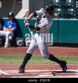 Columbus Ohio, USA. 30. Juli 2015. Indianapolis Indians links Fielder Steve Lombradozzi macht während einem Spiel der regulären Saison zwischen Columbus Clippers und Indianapolis Indians in Huntington Park, in Columbus OH wenden Sie sich an. Brent-Clark/Cal-Sport-Medien © Csm/Alamy Live-Nachrichten Stockfoto